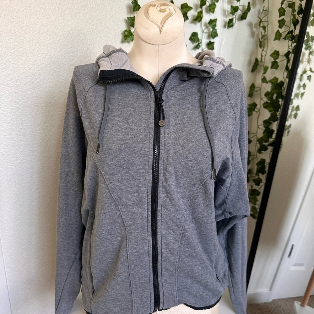 Athleta women’s grey hoodie full zip up small sporty casual athletic neutral
